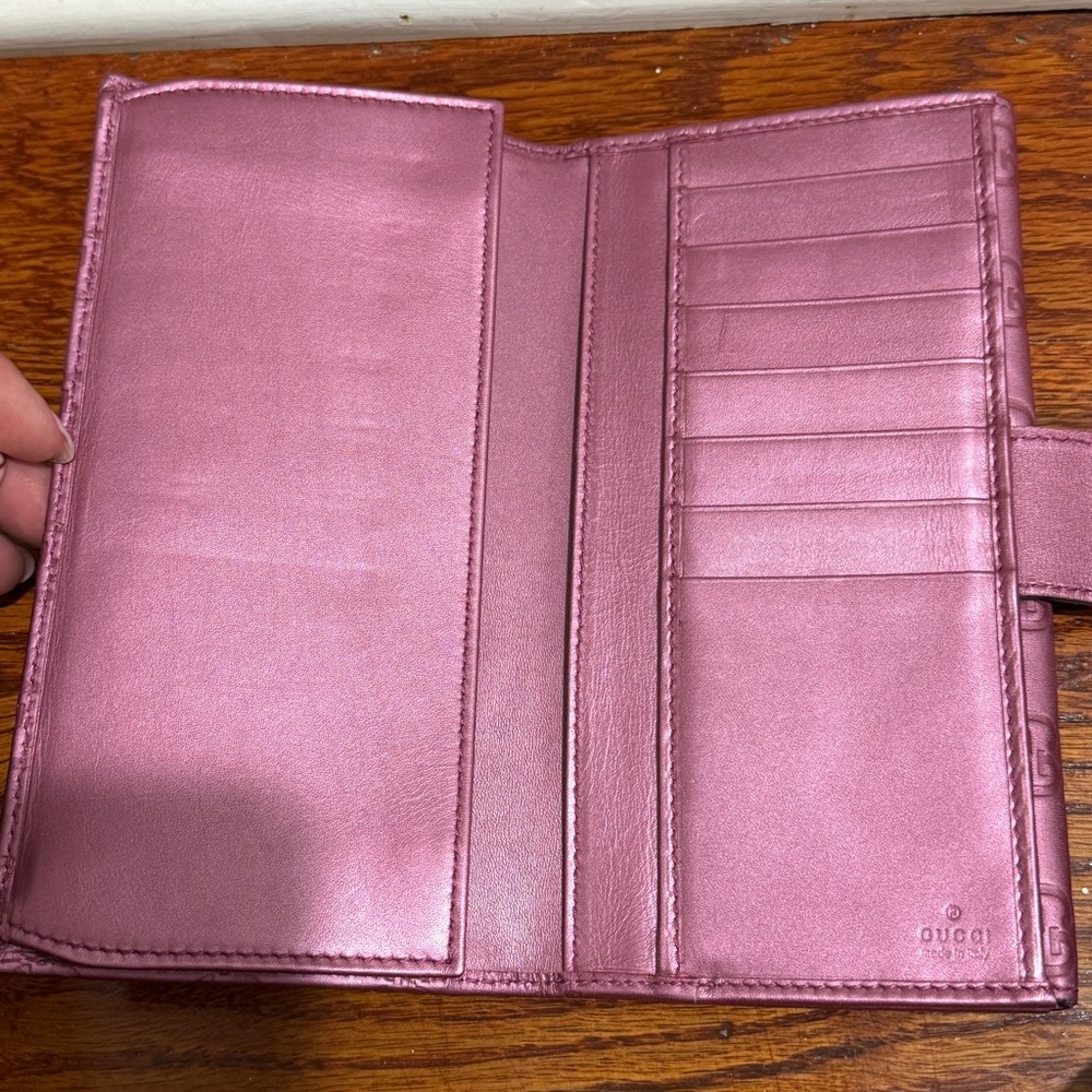 Gucci Pink Metallic Embossed Wallet - Picture 7 of 15